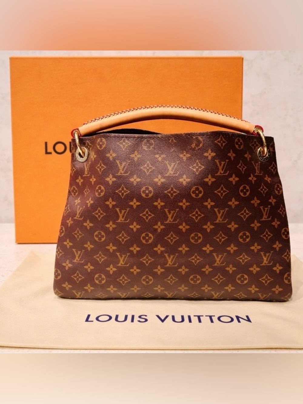 Louis Vuitton Monogram MM Artsy Bag